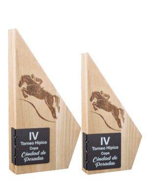 Trofeo de Madera con Forja Negra