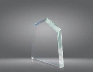 TROFEO DE CRISTAL CON FORMA DE PIR?MIDE BISELADA